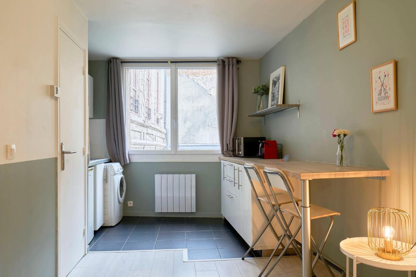 Equipped In Vieux-lille Near Grand Place Appartamento